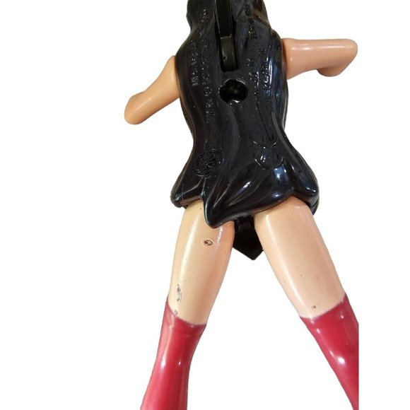 Justice League Wonder Woman Burger King Toy Figure Figurine Moving Arms 2018 - Picture 4 of 6